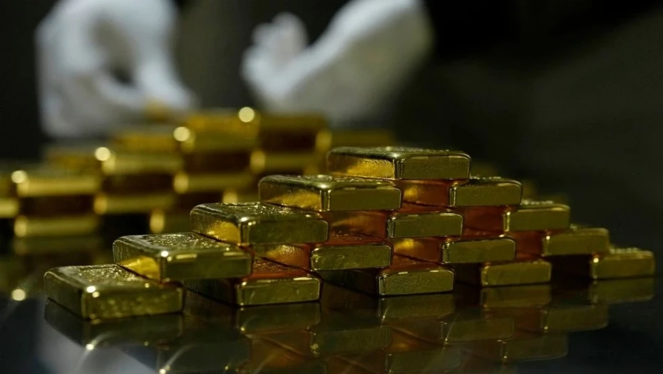 Άνδρας πέταξε κατά λάθος ράβδους χρυσού αξίας 120.000 ευρώ στα... σκουπίδια