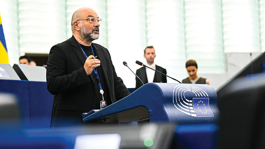 Σάκης Αρναούτογλου -Να προστατευθούν τα νησιά από υπερτουρισμό και άναρχες επενδύσεις με Ευρωπαϊκή χρηματοδότηση