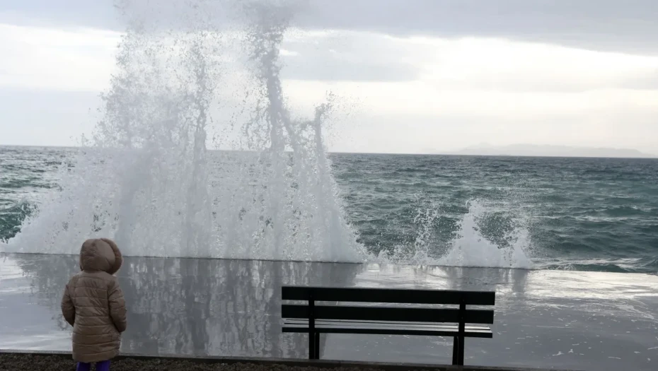 Νέο δελτίο ΕΜΥ: Ισχυρές βροχές, θυελλώδεις άνεμοι μέχρι εννέα μποφόρ και αφρικανική σκόνη