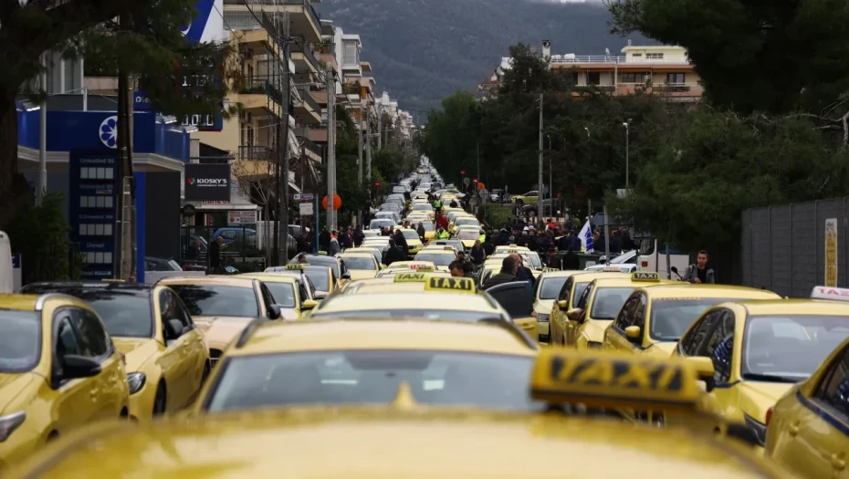 Χωρίς ταξί και σήμερα πανελλαδικά - Συγκέντρωση και πορεία στο Μαξίμου