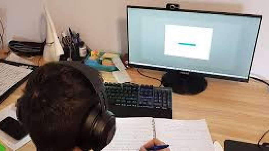 Τηλεκπαίδευση στα σχολεία που θα παραμείνουν κλειστά λόγω δυσμενών καιρικών συνθηκών