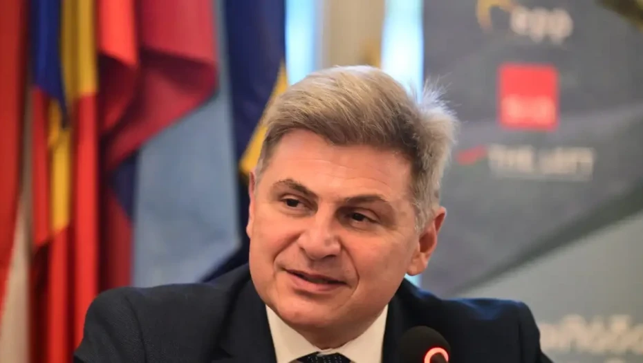 Νικόλας Φαραντούρης -Ο ΣΥΡΙΖΑ απομακρύνθηκε από τα μαζικά κινήματα