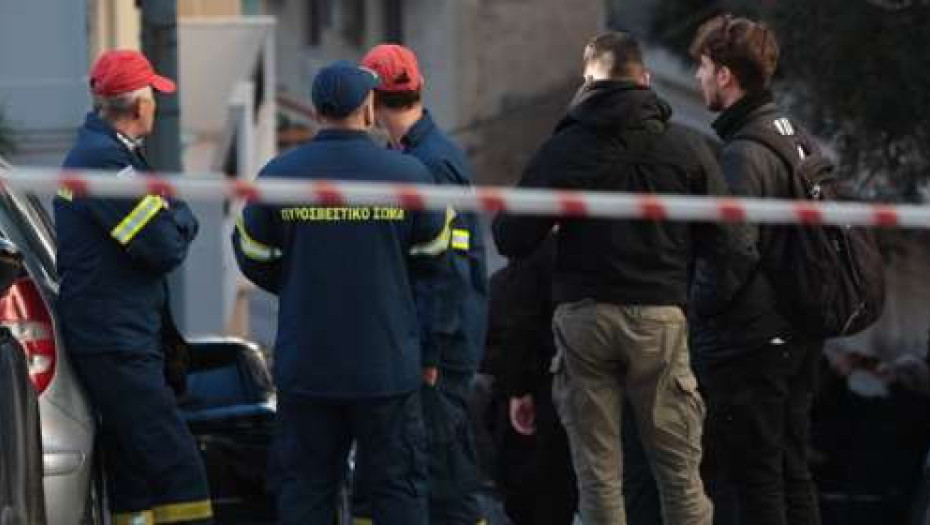 Κυψέλη:  Άνδρας μαχαίρωσε τη γυναίκα του στον λαιμό και έπεσε από την ταράτσα - Βρέθηκε ιδιόχειρο σημείωμα