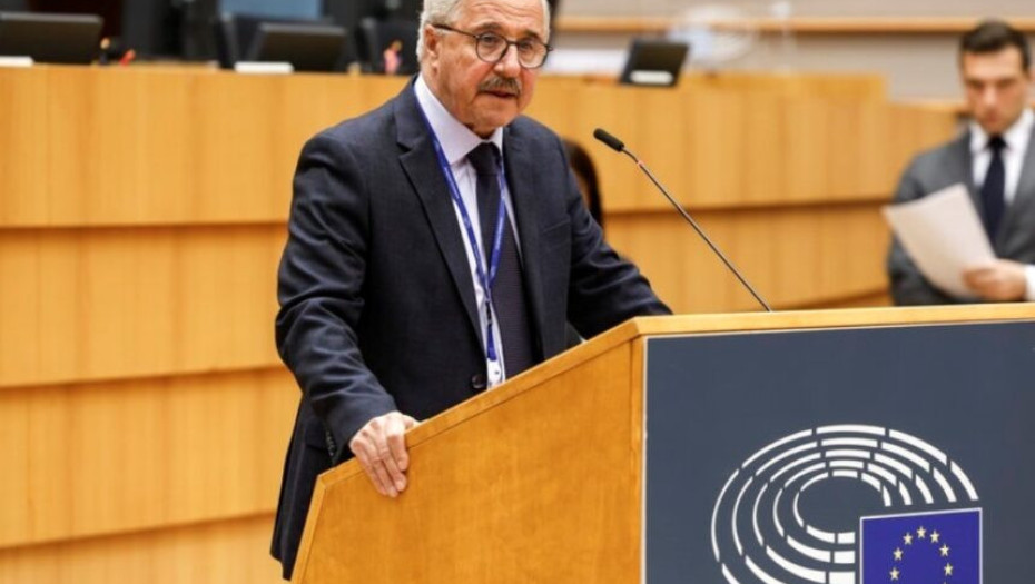 Γιάννης Μανιάτης- Επιτέλους δώστε ένα τέλος στα παραπλανητικά μηνύματα sms προς Έλληνες και Ευρωπαίους πολίτες