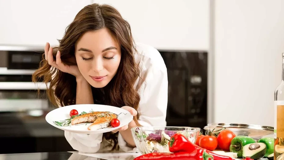 Ρίξτε την κοιλιά με τη «μέθοδο που χορτάτε» – Τι θα τρώτε