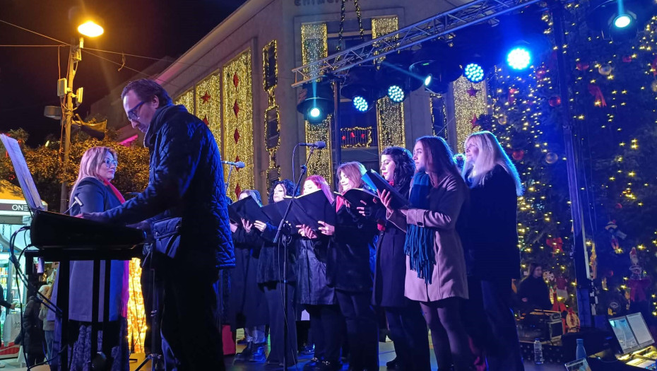 Στην Πολιτεία των Ευχών: Κάλαντα και μελωδίες από το γυναικείο φωνητικό σύνολο «The Voices»