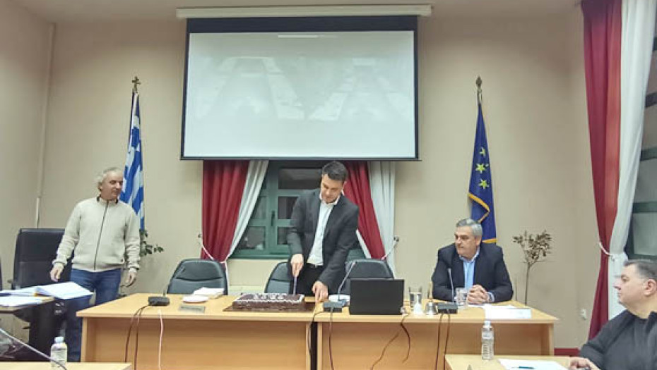 Ο Σύλλογος Συνταξιούχων “Ο ΕΜΜ. ΠΑΠΠΑΣ” κόβει βασιλόπιτα