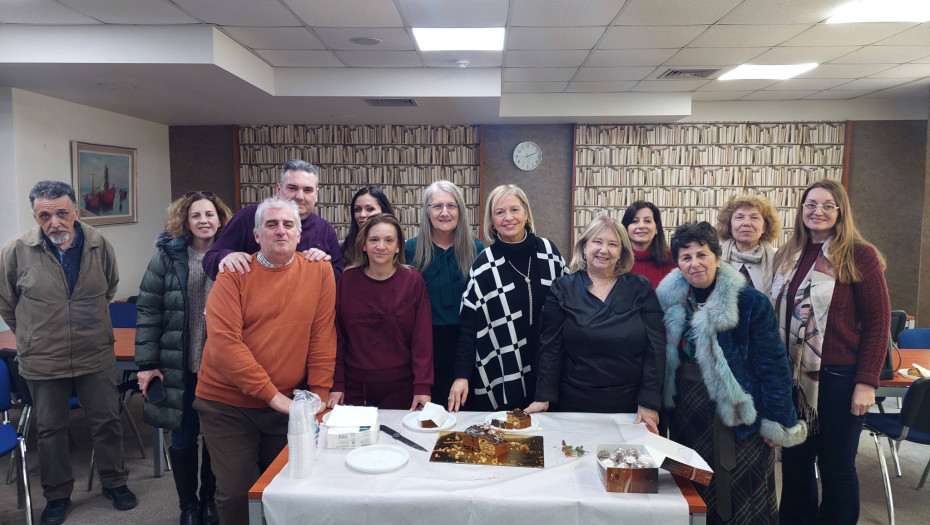 Ζεστό γιορτινό κλίμα και ευχές στην κοπή της βασιλόπιτας της Δημόσιας Κεντρικής Βιβλιοθήκης Σερρών