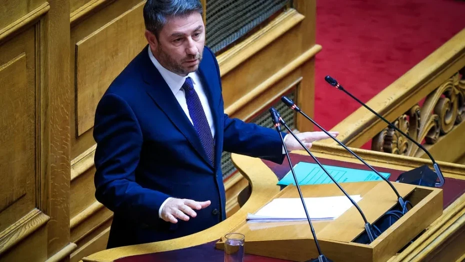 Στην Κεντρική Πολιτική Επιτροπή του ΠΑΣΟΚ έκανε περίπατο Ανδρουλάκης με 60%