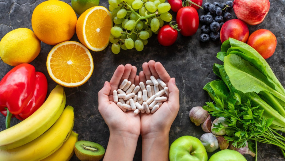 Να πάρω βιταμίνη C για το κρυολόγημα και την πίεση; Όλες οι απαντήσεις