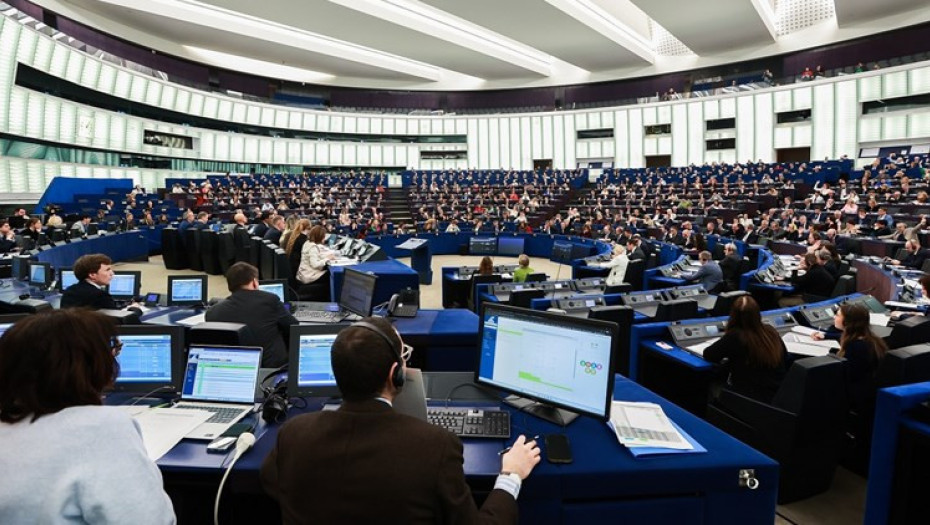 Εγκρίθηκε με ευρεία πλειοψηφία για ένα ασφαλέστερο ψηφιακό περιβάλλον για παιδιά και νέους