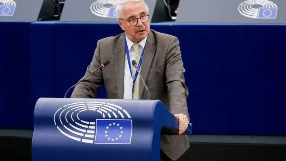 Γιάννης Μανιάτης για Predator- Αποκαλύφθηκε η σκευωρία της κυβερνητικής συγκάλυψης