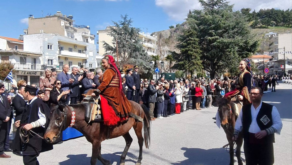 Σιδηρόκαστρο 2026: Γυναίκες πάνω σε άλογα τιμούν το 1821 και εντυπωσιάζουν στην παρέλαση