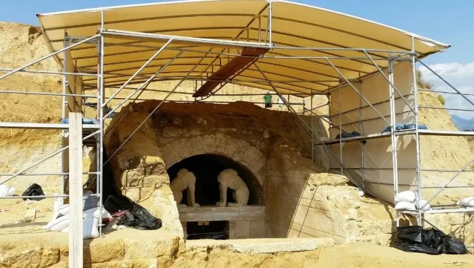 Αδάμ‑Βελένη και Γιώργος Βελένης για τον Τύμβο Καστά- Ρωξάνη και Αλέξανδρος Δ΄ είναι θαμμένοι στην Αμφίπολη