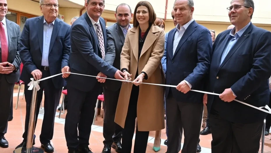 Επίσκεψη της Σοφίας Ζαχαράκη στην Πέλλα για τα εγκαίνια του Κέντρου Καινοτομίας Κεντρικής Μακεδονίας – Επισκέψεις σε σχολεία και στο εργοτάξιο για το νέο Μουσικό Σχολείο