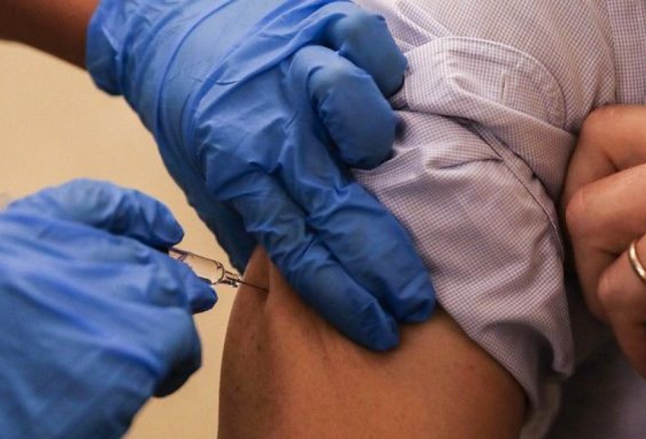 Ηλίας Μόσιαλος: Πόσο καιρό μετά τον εμβολιασμό θα είμαστε προστατευμένοι Ηλίας Μόσιαλος: Πόσο καιρό μετά τον εμβολιασμό θα είμαστε προστατευμένοι