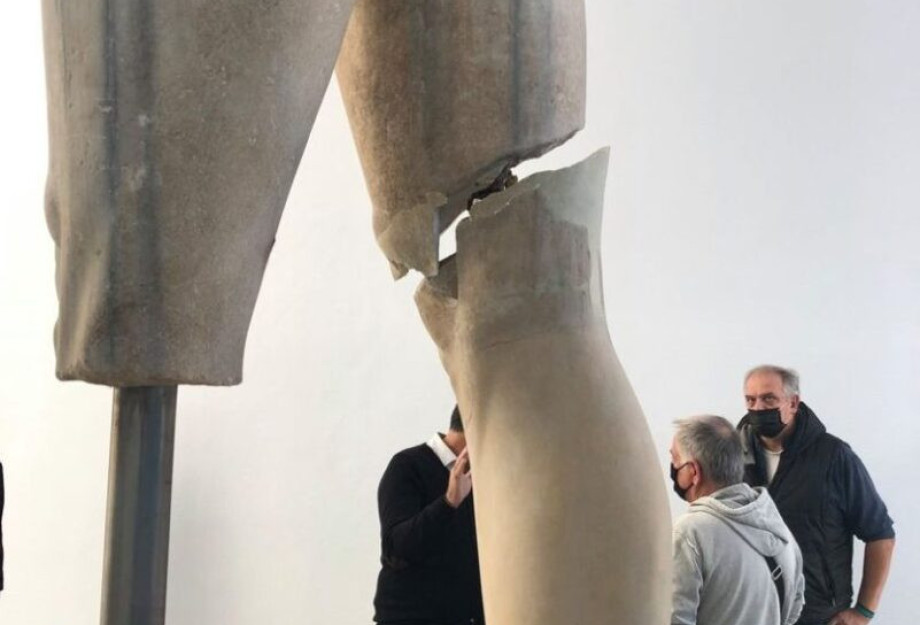Σεισμός στη Σάμο: Ο γιγάντιος Κούρος τραυματίστηκε ελαφρά Σεισμός στη Σάμο: Ο γιγάντιος Κούρος τραυματίστηκε ελαφρά