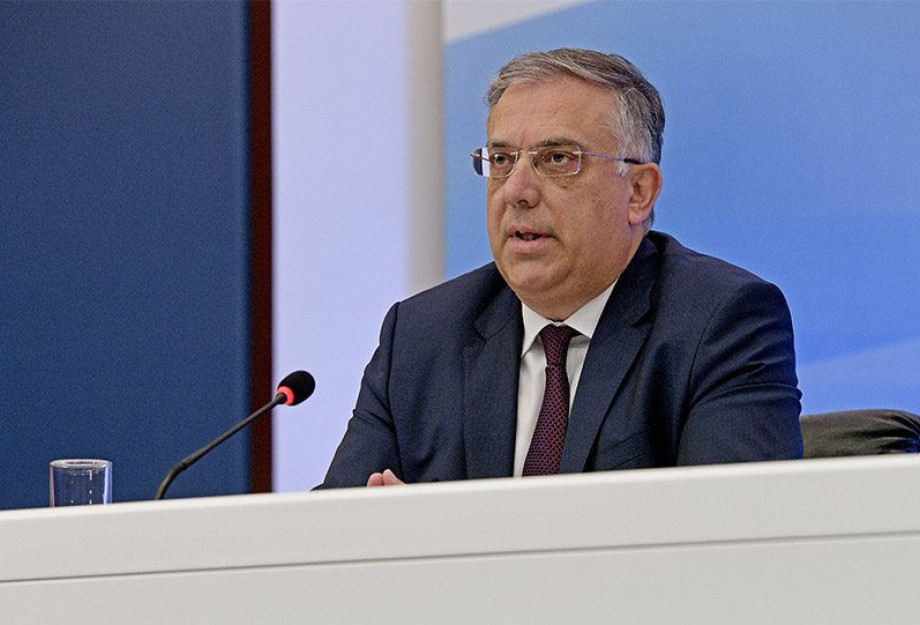 Τάκης Θεοδωρικάκος: Με τρία ωράρια οι εργαζόμενοι στο Δημόσιο Τάκης Θεοδωρικάκος: Με τρία ωράρια οι εργαζόμενοι στο Δημόσιο