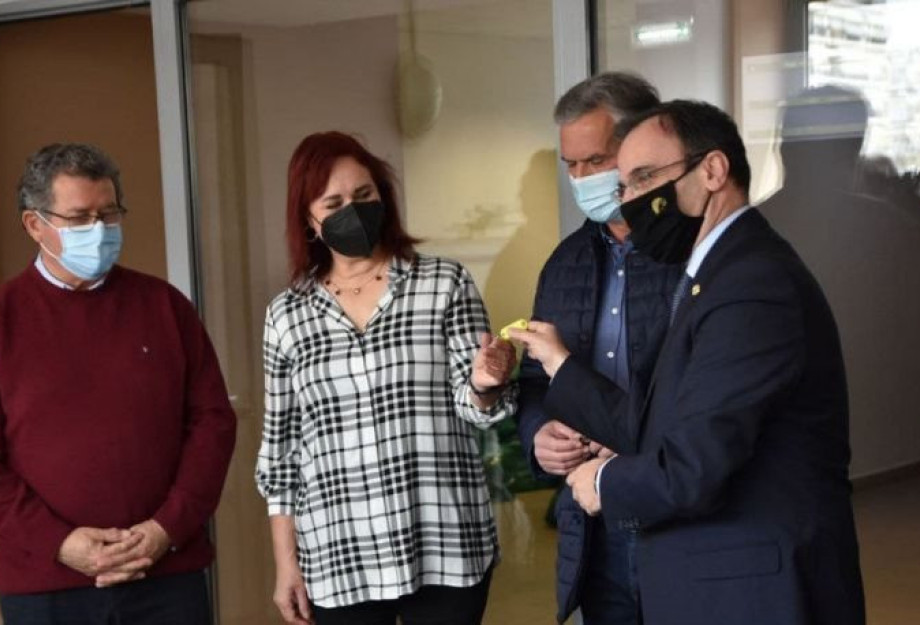 Ο Δήμαρχος Σερρών παρέδωσε στους επικεφαλής των δημοτικών παρατάξεων Γραφείο της Αντιπολίτευσης Ο Δήμαρχος Σερρών παρέδωσε στους επικεφαλής των δημοτικών παρατάξεων Γραφείο της Αντιπολίτευσης