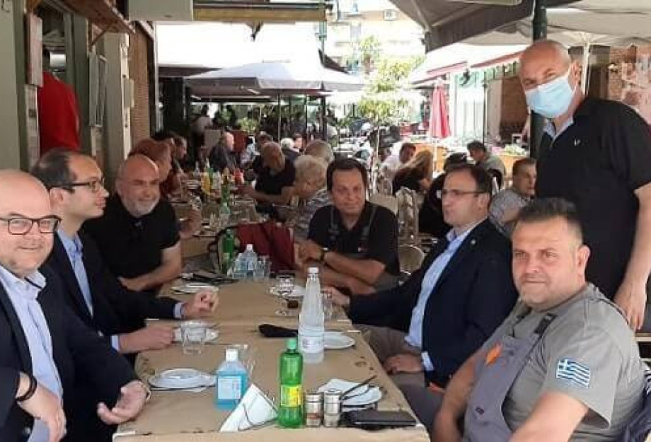 Συντηρητές και θερμουδραυλικοί: Γεύμα εργασίας με τον κ.Τσάκα της ΔΕΔΑ Συντηρητές και θερμουδραυλικοί: Γεύμα εργασίας με τον κ.Τσάκα της ΔΕΔΑ