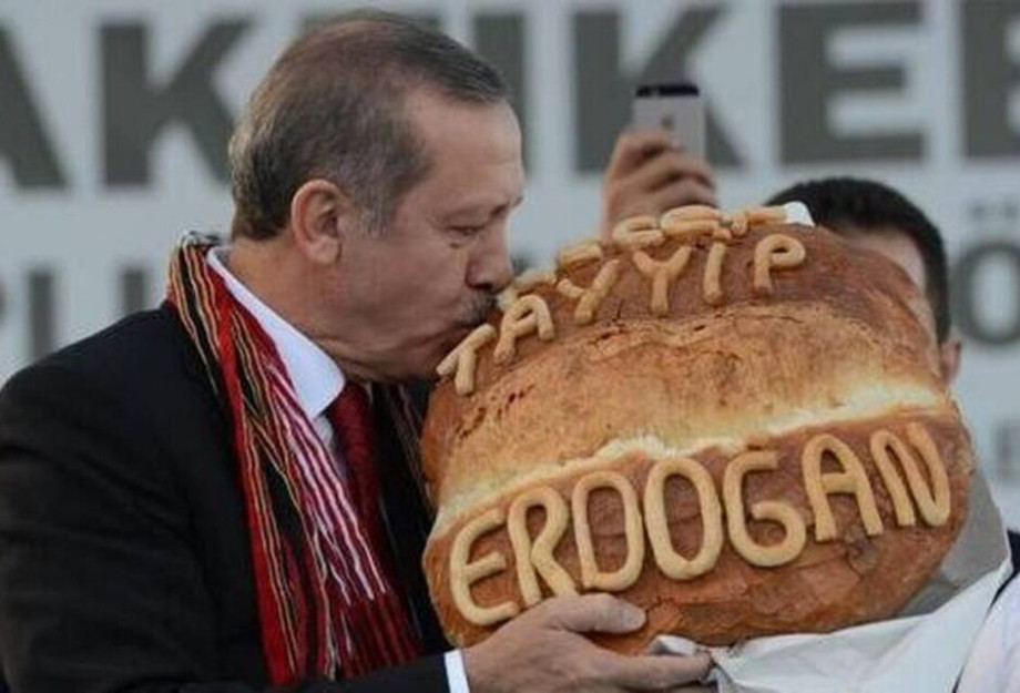 Τραγική η κατάσταση στην Τουρκία: Αγοράζουν μπαγιάτικο ψωμί γιατί είναι φθηνότερο Τραγική η κατάσταση στην Τουρκία: Αγοράζουν μπαγιάτικο ψωμί γιατί είναι φθηνότερο