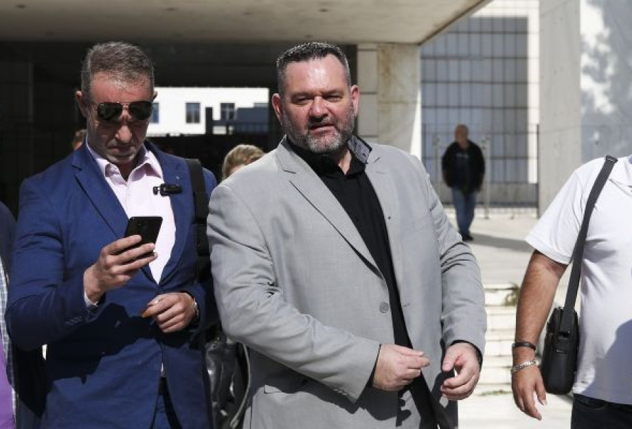 Γιάννης Λαγός: Στα χέρια των αξιωματικών της ΕΛ.ΑΣ ο χρυσαυγίτης ευρωβουλευτής Γιάννης Λαγός: Στα χέρια των αξιωματικών της ΕΛ.ΑΣ ο χρυσαυγίτης ευρωβουλευτής