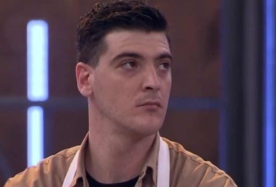 Σάλος στο MasterChef: Υποψήφιος με την ακροδεξιά ο Διονύσης (ΦΩΤΟ) Σάλος στο MasterChef: Υποψήφιος με την ακροδεξιά ο Διονύσης (ΦΩΤΟ)
