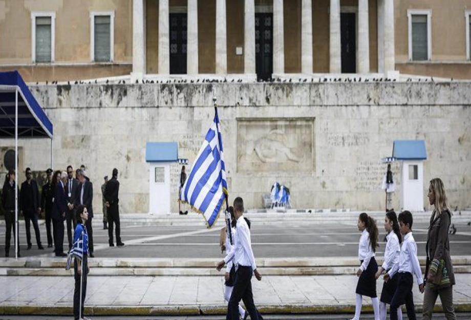 Οι παρελάσεις ξεκίνησαν το 1932 – Η πρώτη μαθητική παρέλαση έγινε το 1936 Οι παρελάσεις ξεκίνησαν το 1932 – Η πρώτη μαθητική παρέλαση έγινε το 1936