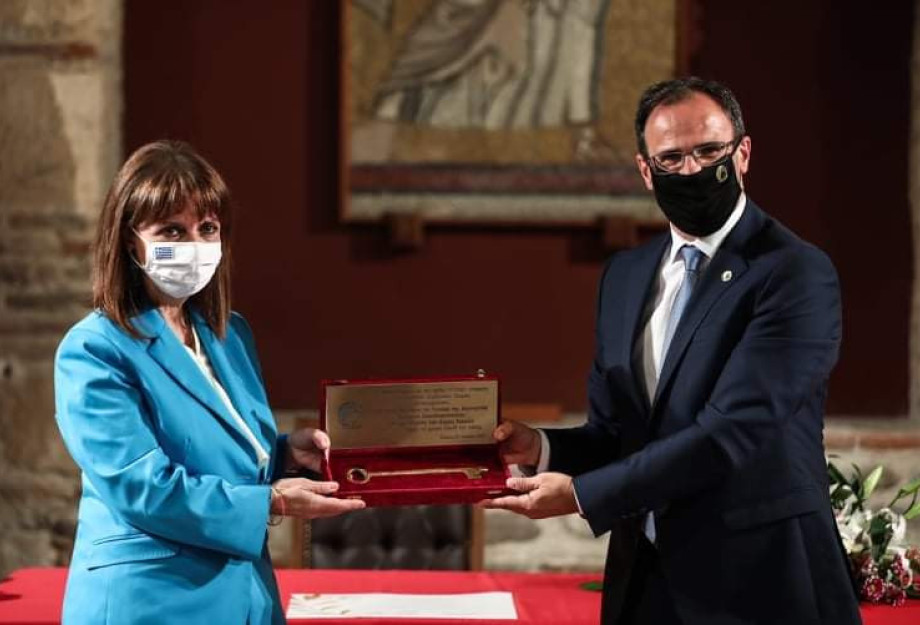 Η Πρόεδρος της Δημοκρατίας Κατερίνα Σακελλαροπούλου: Aνακηρύχθηκε Επίτιμη Δημότης Σερρών Η Πρόεδρος της Δημοκρατίας Κατερίνα Σακελλαροπούλου: Aνακηρύχθηκε Επίτιμη Δημότης Σερρών