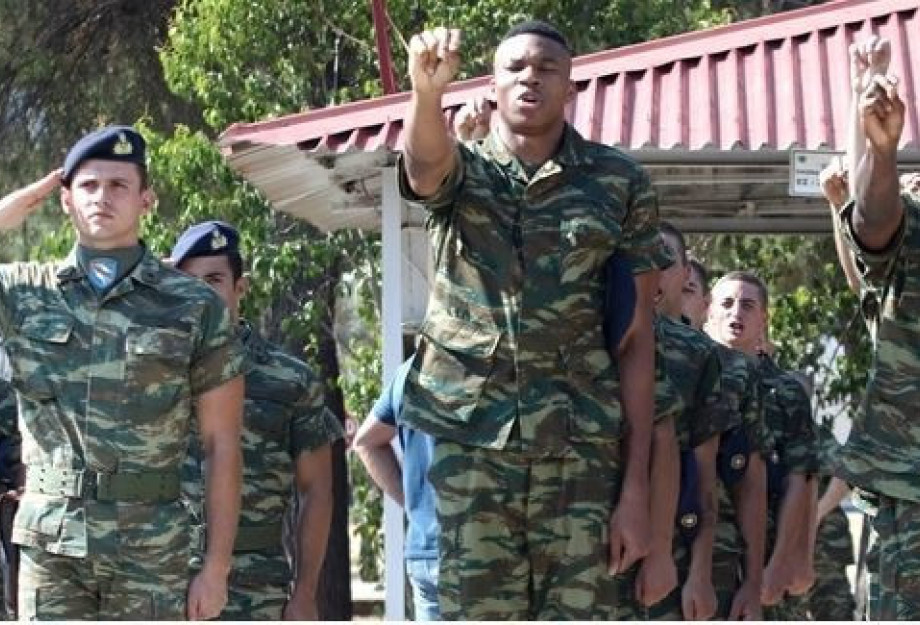 Οταν ο Γιάννης και ο Θανάσης ορκίζονταν στον ελληνικό στρατό [εικόνες]