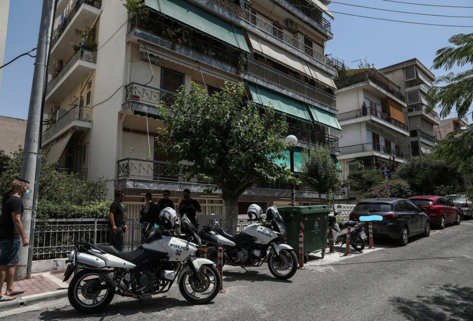 Συζυγοκτονία στη Δάφνη: Γυναίκα καταγγέλλει πως είχε καλέσει την ΕΛ.ΑΣ πριν εβδομάδες για ενδοοικογενειακή βία Συζυγοκτονία στη Δάφνη: Γυναίκα καταγγέλλει πως είχε καλέσει την ΕΛ.ΑΣ πριν εβδομάδες για ενδοοικογενειακή βία