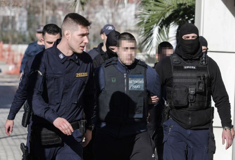 Στην Ρόδο για να δικαστεί για σοβαρό τροχαίο ο 23χρονος δολοφόνος της Ελένης Τοπαλούδη Στην Ρόδο για να δικαστεί για σοβαρό τροχαίο ο 23χρονος δολοφόνος της Ελένης Τοπαλούδη
