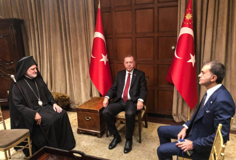 Δυσφορία και δυσαρέσκεια στην κυβέρνηση για τον …Ελπιδοφόρο