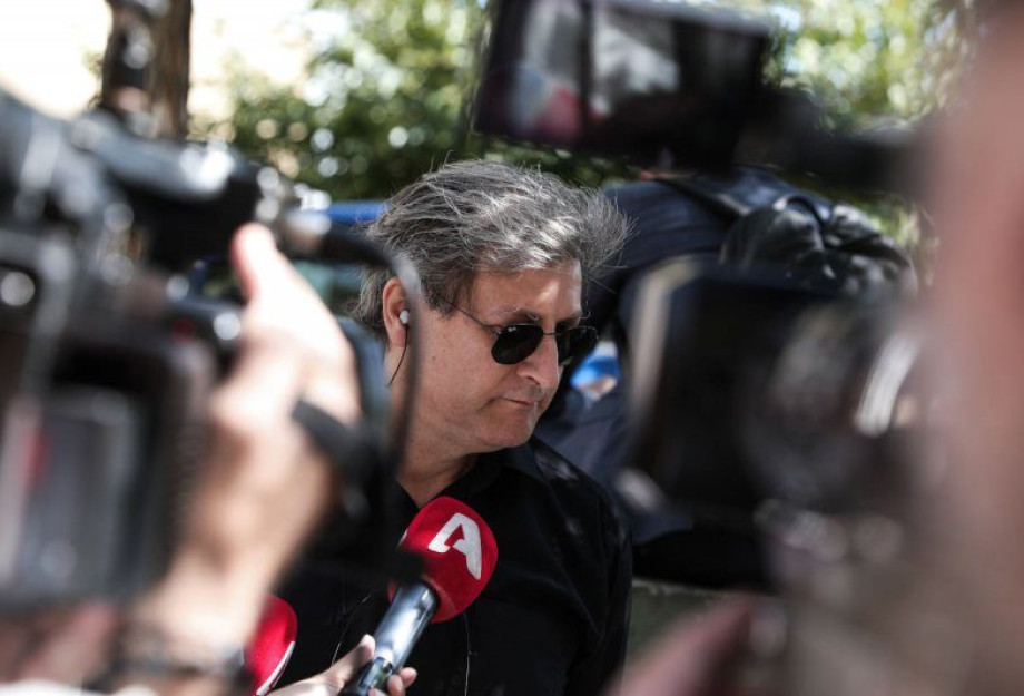 Είναι ο Νίκος Κουρής γιος του Θεοδωράκη; Τεστ DNA και ασφαλιστικά μέτρα στη διαμάχη με τη Μαργαρίτα Είναι ο Νίκος Κουρής γιος του Θεοδωράκη; Τεστ DNA και ασφαλιστικά μέτρα στη διαμάχη με τη Μαργαρίτα