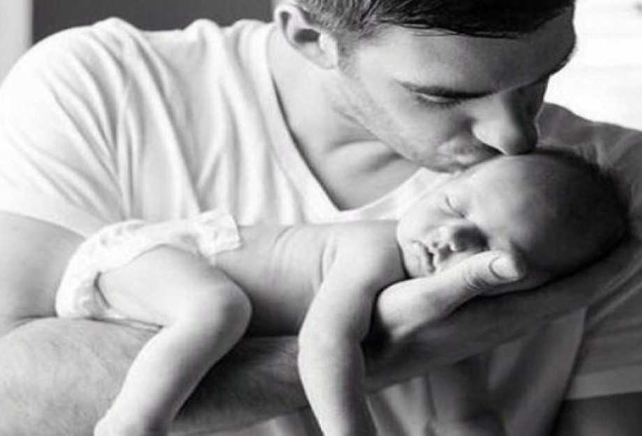 Το μήνυμα ενός μπαμπά: «Βοηθήστε τις γυναίκες σας μετά την γέννα χωρίς να σας το ζητήσουν» Το μήνυμα ενός μπαμπά: «Βοηθήστε τις γυναίκες σας μετά την γέννα χωρίς να σας το ζητήσουν»