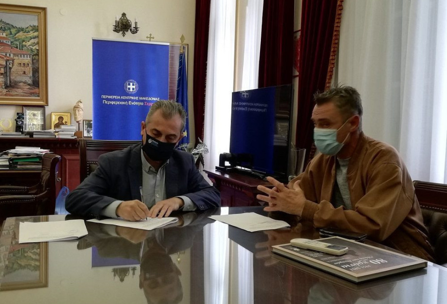 Για τον κατ΄ οίκον εμβολιασμό πολιτών: Παραχώρηση οχήματος της Π.Ε. Σερρών στον Δήμο Νέας Ζίχνης Για τον κατ΄ οίκον εμβολιασμό πολιτών: Παραχώρηση οχήματος της Π.Ε. Σερρών στον Δήμο Νέας Ζίχνης