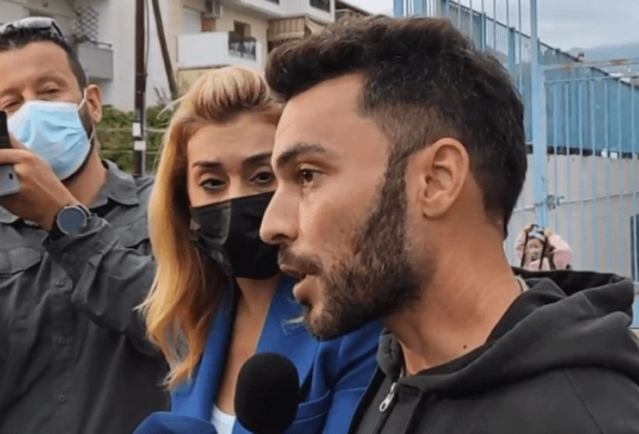 Θέρμη: Πατέρας αρνητής υποβάλλει μήνυση 2,7 εκατ. ευρώ στη διευθύντρια του σχολείου – Βίντεο Θέρμη: Πατέρας αρνητής υποβάλλει μήνυση 2,7 εκατ. ευρώ στη διευθύντρια του σχολείου – Βίντεο