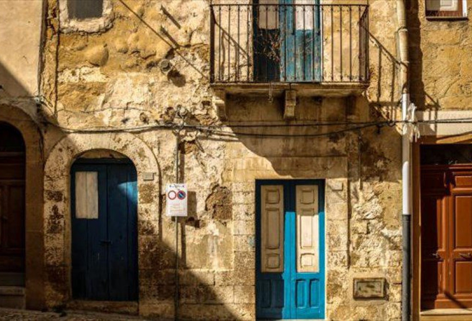 Απίστευτο: Δείτε σε ποιο χωριό πουλάνε σπίτια με… 2 ευρώ Απίστευτο: Δείτε σε ποιο χωριό πουλάνε σπίτια με… 2 ευρώ