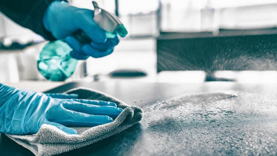 Σε αυτές τις επιφάνειες παραμένει λοιμογόνος η παραλλαγή Όμικρον για τουλάχιστον επτά ημέρες