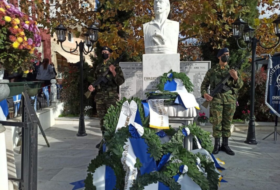 Επί τιμή υποστράτηγος ο Εμμανουήλ Παπάς Επί τιμή υποστράτηγος ο Εμμανουήλ Παπάς