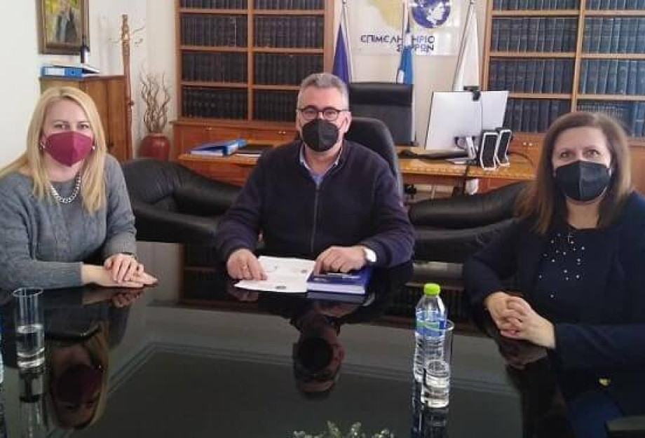 Συνάντηση Μαλλιαρά με το Σύλλογο «Σερραίες Μανούλες» Συνάντηση Μαλλιαρά με το Σύλλογο «Σερραίες Μανούλες»