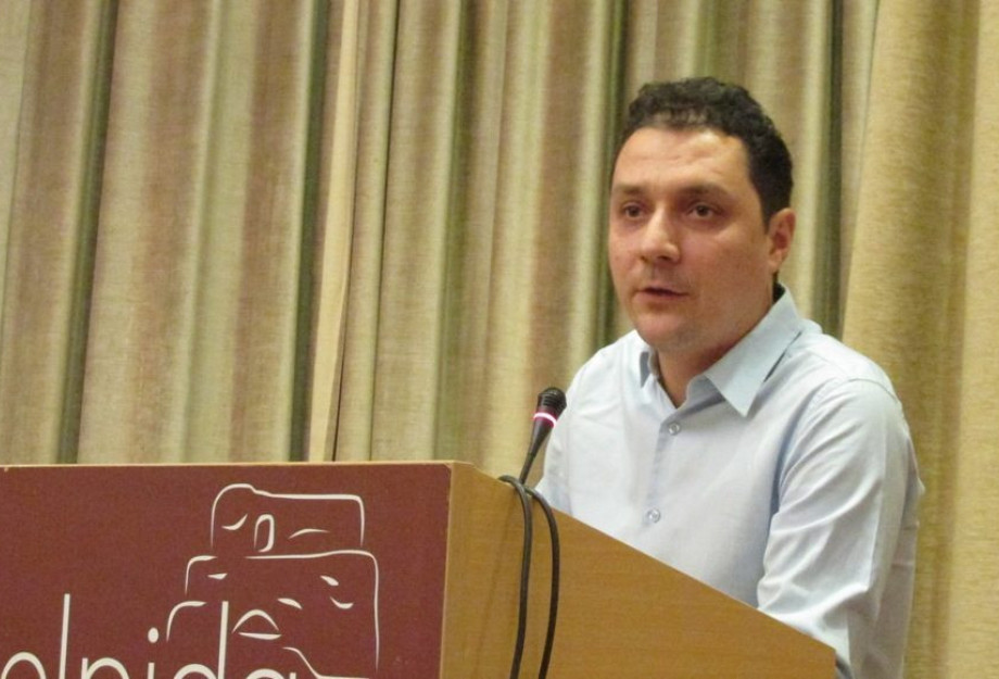 Ως ΛΑ.ΣΥ. παραμένουμε σταθερά αλληλέγγυοι προς όλους τους πρόσφυγες- Γράφει ο Παύλος Φαρμάκης Ως ΛΑ.ΣΥ. παραμένουμε σταθερά αλληλέγγυοι προς όλους τους πρόσφυγες- Γράφει ο Παύλος Φαρμάκης