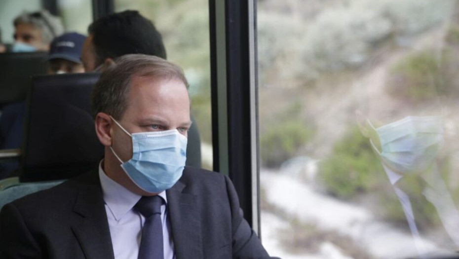 Ο Κώστας Καραμανλής υπόσχεται Ένα νέο αύριο  για τη χώρα