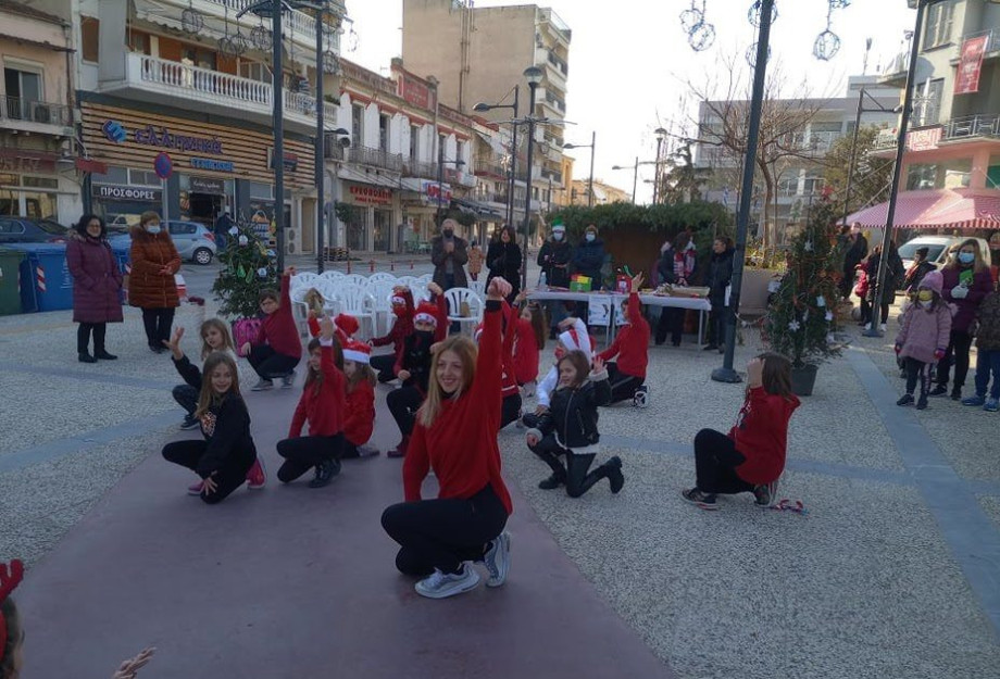 Ξεχωριστή Χριστουγεννιάτικη ατμόσφαιρα με πρωταγωνιστές τα παιδιά των ΚΔΑΠ Ξεχωριστή Χριστουγεννιάτικη ατμόσφαιρα με πρωταγωνιστές τα παιδιά των ΚΔΑΠ