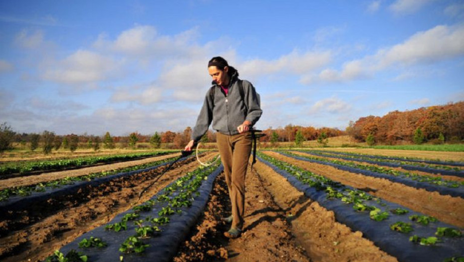 Φτάσαμε στο σημείο κανένας νέος να μην μένει στο τόπο του!