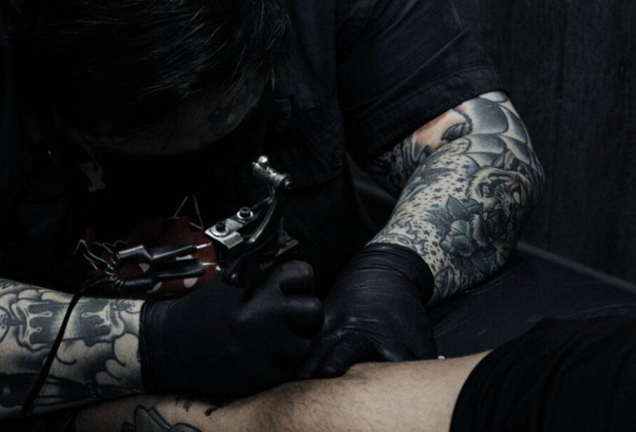 Τέλος τα tattoo με χρώμα από το 2022; Τέλος τα tattoo με χρώμα από το 2022;