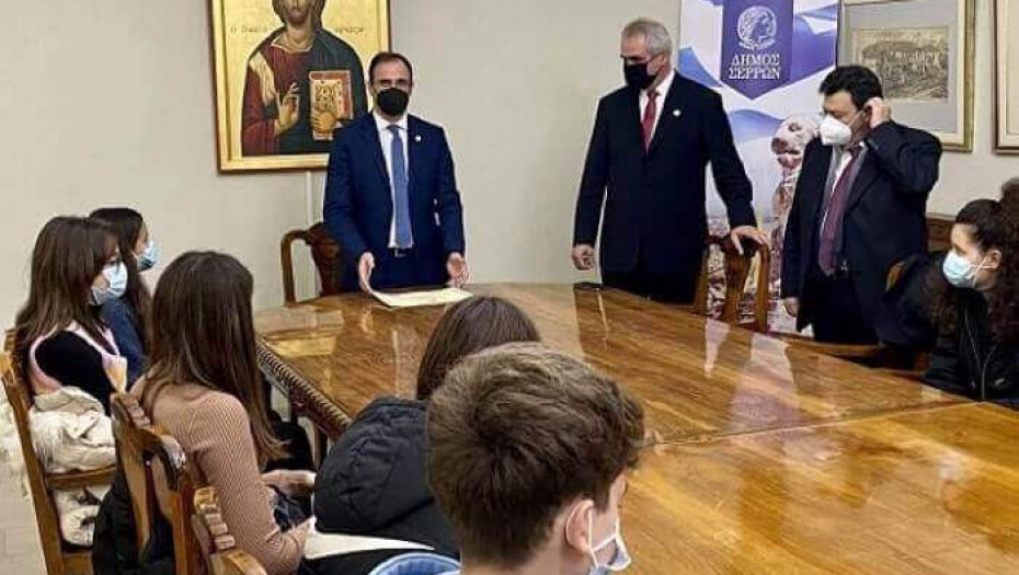 Ο Δήμαρχος Σερρών Βράβευσε τους αριστούχους μαθητές του 11ου Δημοτικού Σχολείου