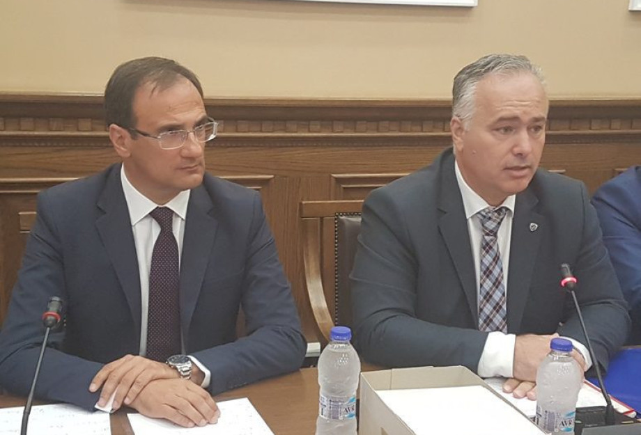 Στο Δήμο Σερρών: Όλα τριγύρω αλλάζουνε και όλα τα ίδια μένουν! Στο Δήμο Σερρών: Όλα τριγύρω αλλάζουνε και όλα τα ίδια μένουν!