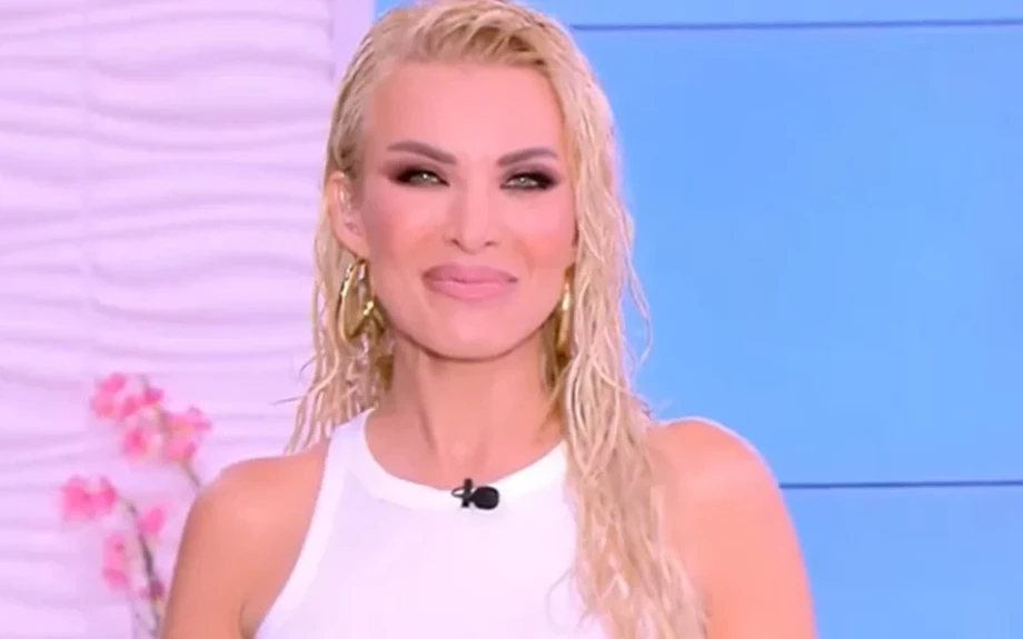 Κατερίνα Καινούργιου: Μικρή έντυνα τον αδερφό μου κορίτσι και τον φώναζα «Έλενα»