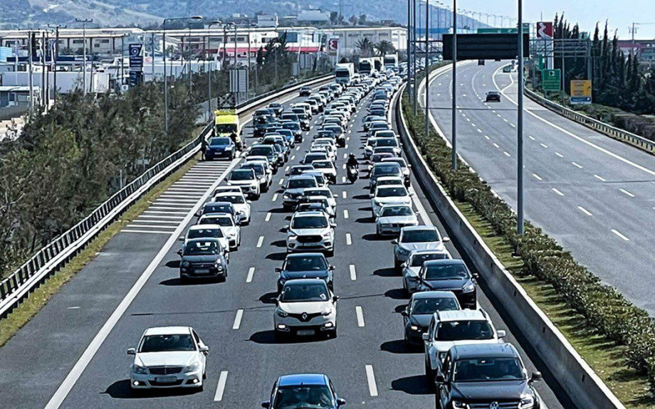 Τα έσοδα από τους αυτοκινητοδρόμους στον «κουρβανά» του δημοσίου χρέους